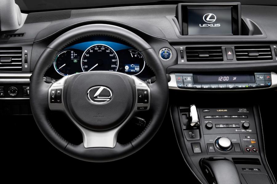  Lexus CT200h 2010 года  (фото 250 из 266)